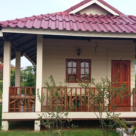 Smile Resort Mae Rim Buitenkant foto