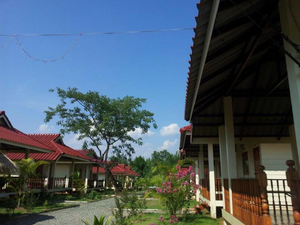 Smile Resort Mae Rim Buitenkant foto