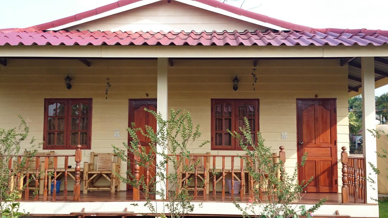 Smile Resort Mae Rim Buitenkant foto
