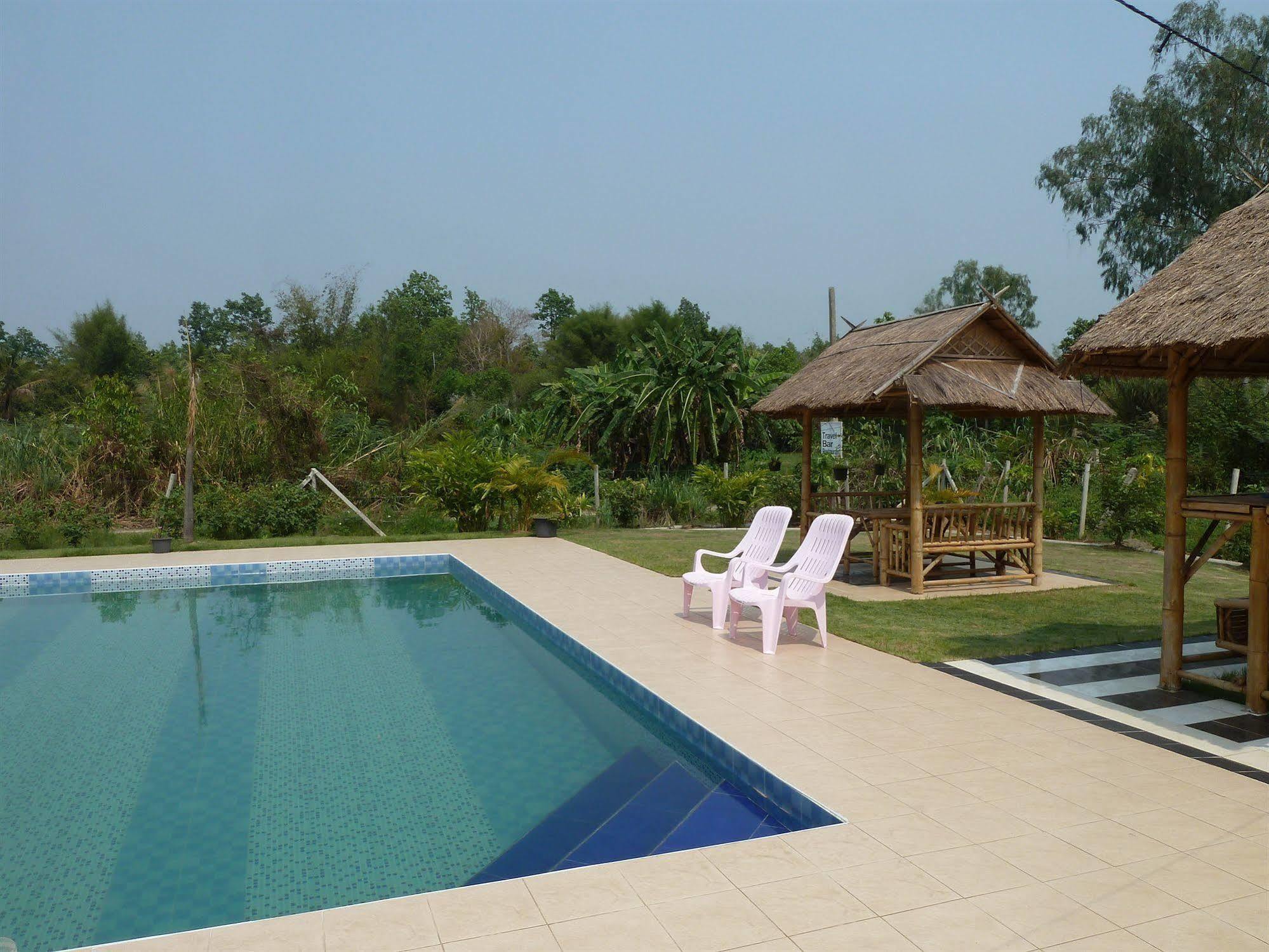 Smile Resort Mae Rim Buitenkant foto