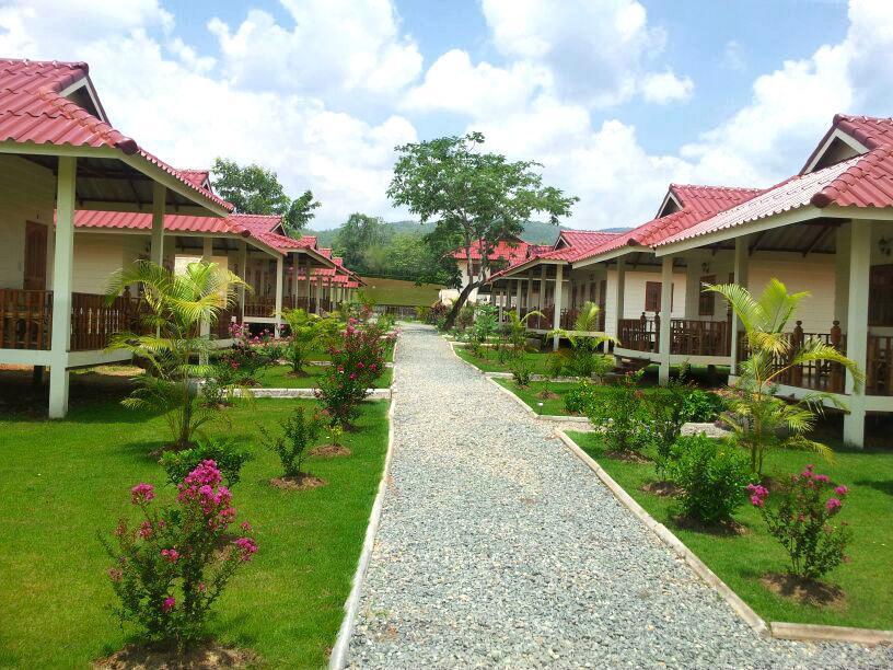 Smile Resort Mae Rim Buitenkant foto